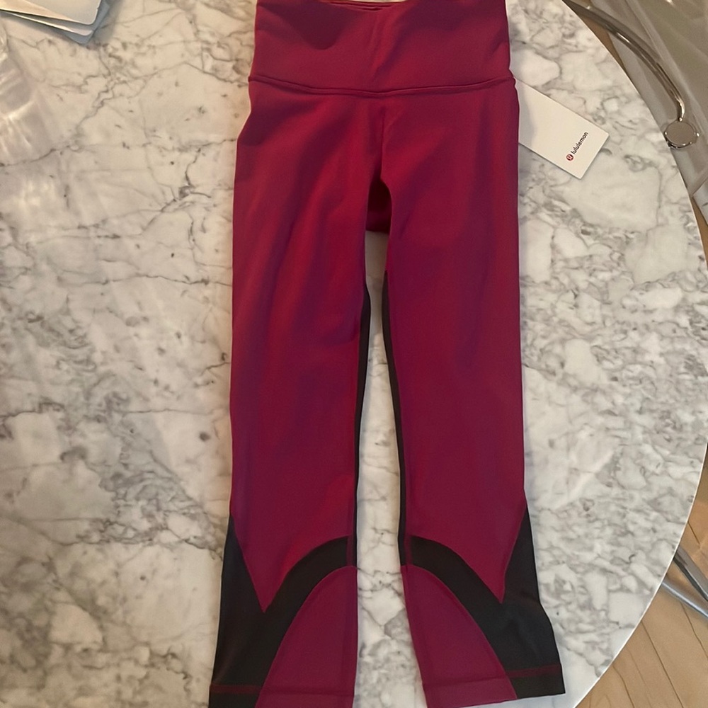 Lululemon Throwback Inspire High-rise crop 21”